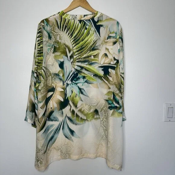 Chicos Snake & Tropical Print Tunic Top Size 2XL Bracelet Sleeve Y Neckline - Picture 2 of 9